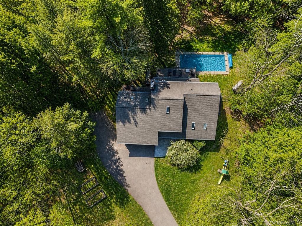212 Meeker Road Property Photo 4
