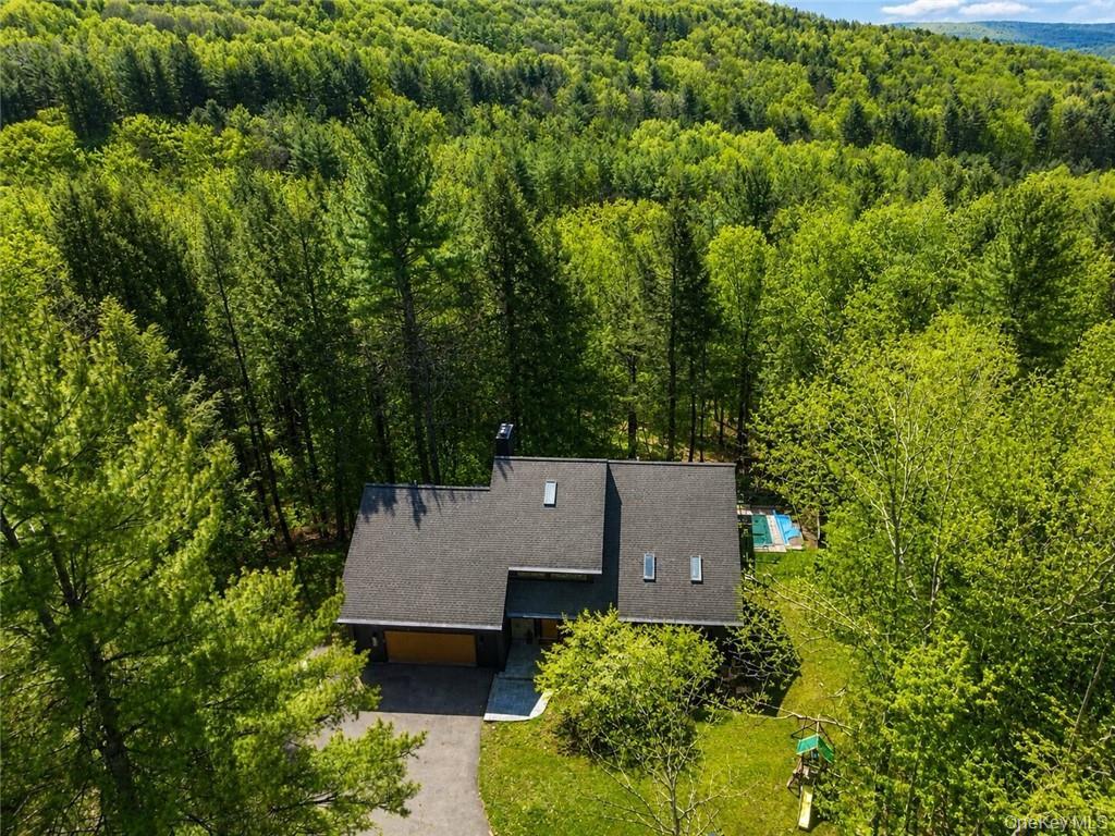 212 Meeker Road Property Photo 5