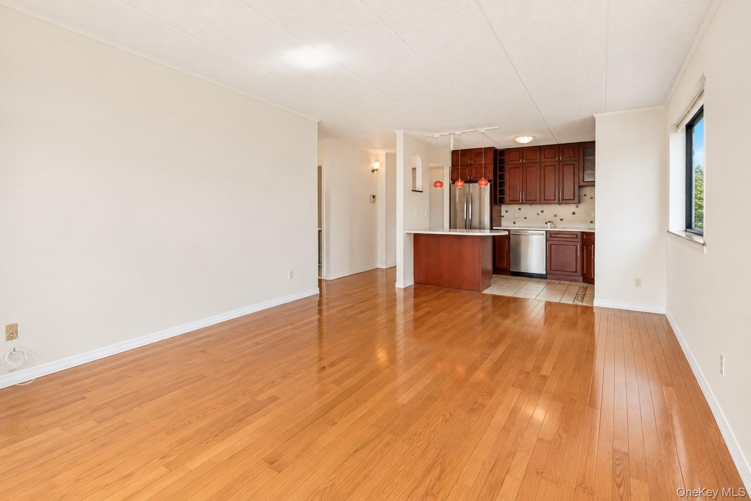 3220 Fairfield Avenue 7b Property Photo 4