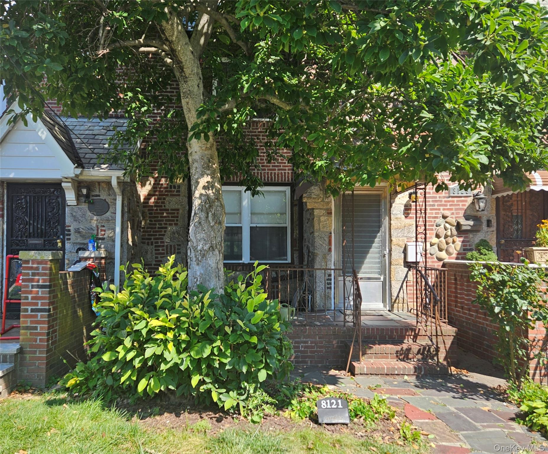 8121 77th Avenue Property Photo 1