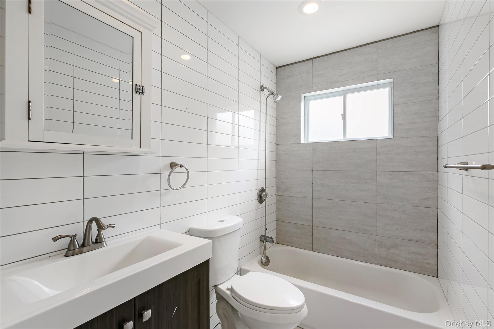 1049 Owasco Road Property Photo 11