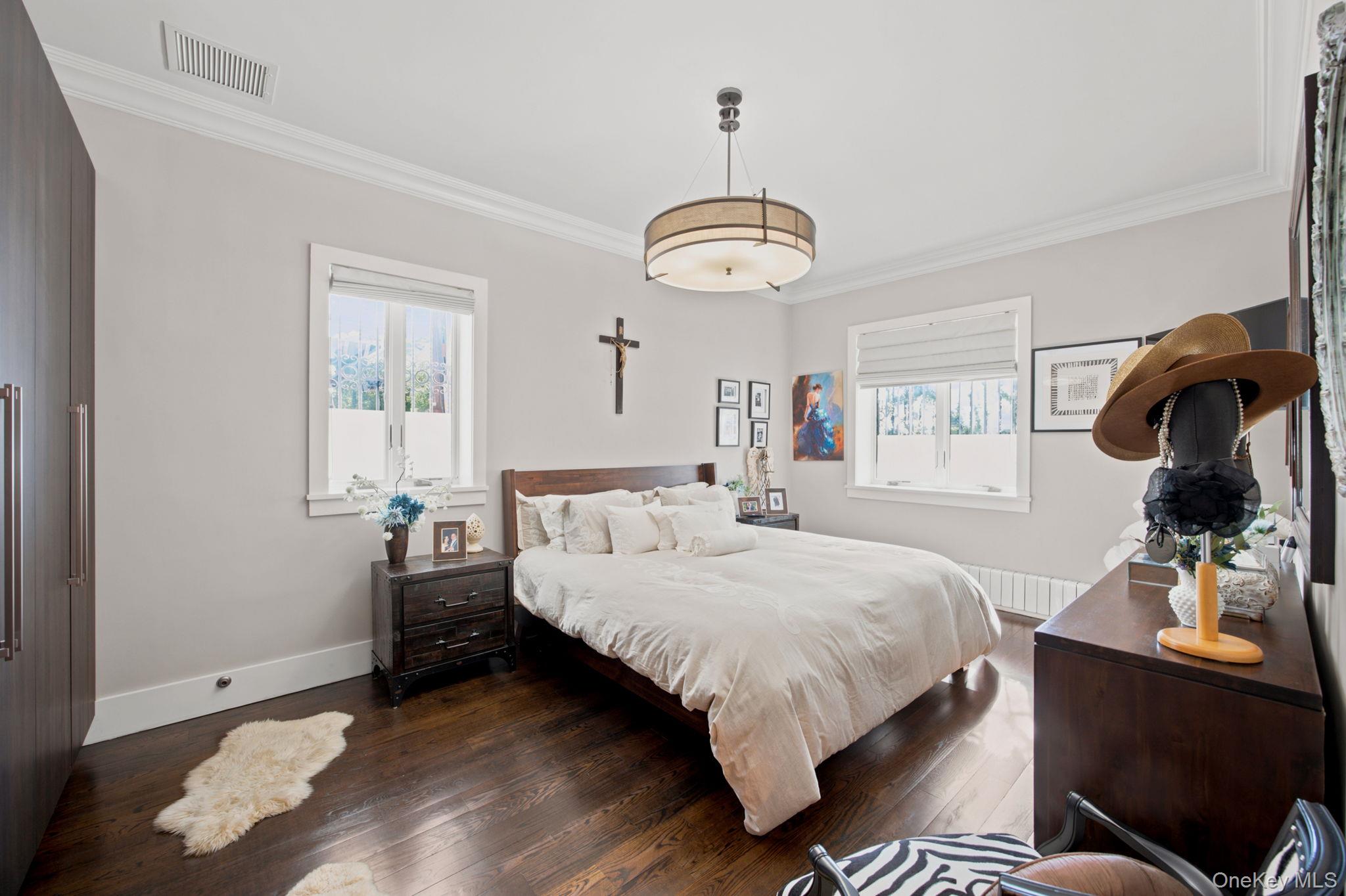 332 Manhattan Avenue Property Photo 9