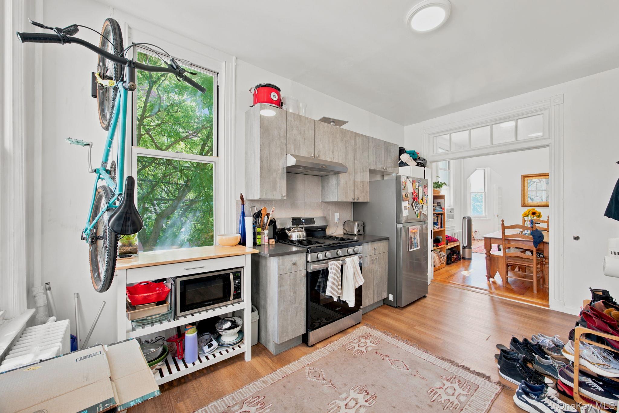 332 Manhattan Avenue Property Photo 13
