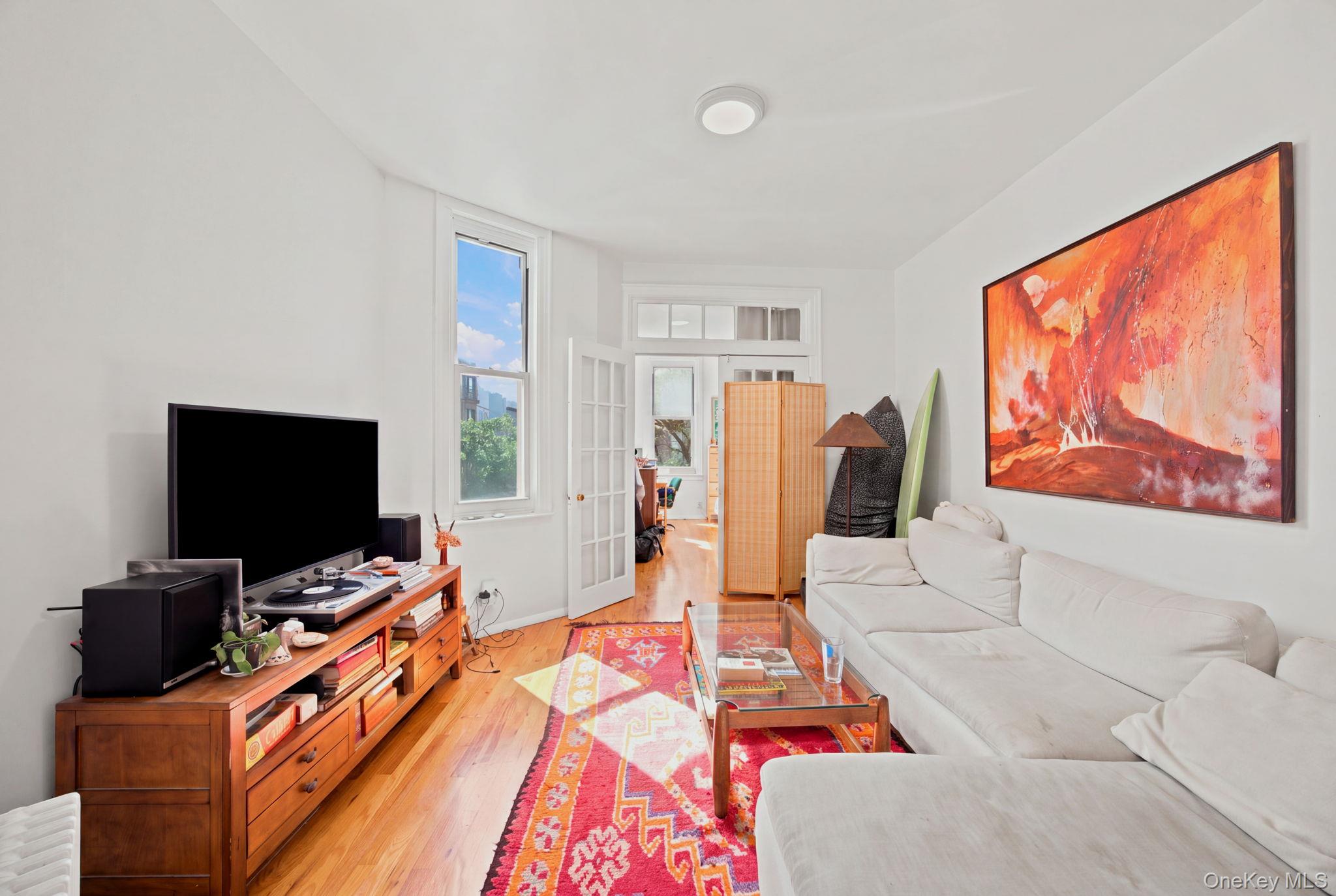 332 Manhattan Avenue Property Photo 16