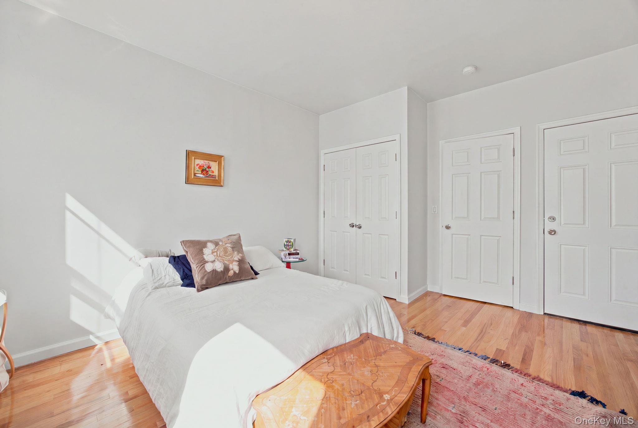 332 Manhattan Avenue Property Photo 26