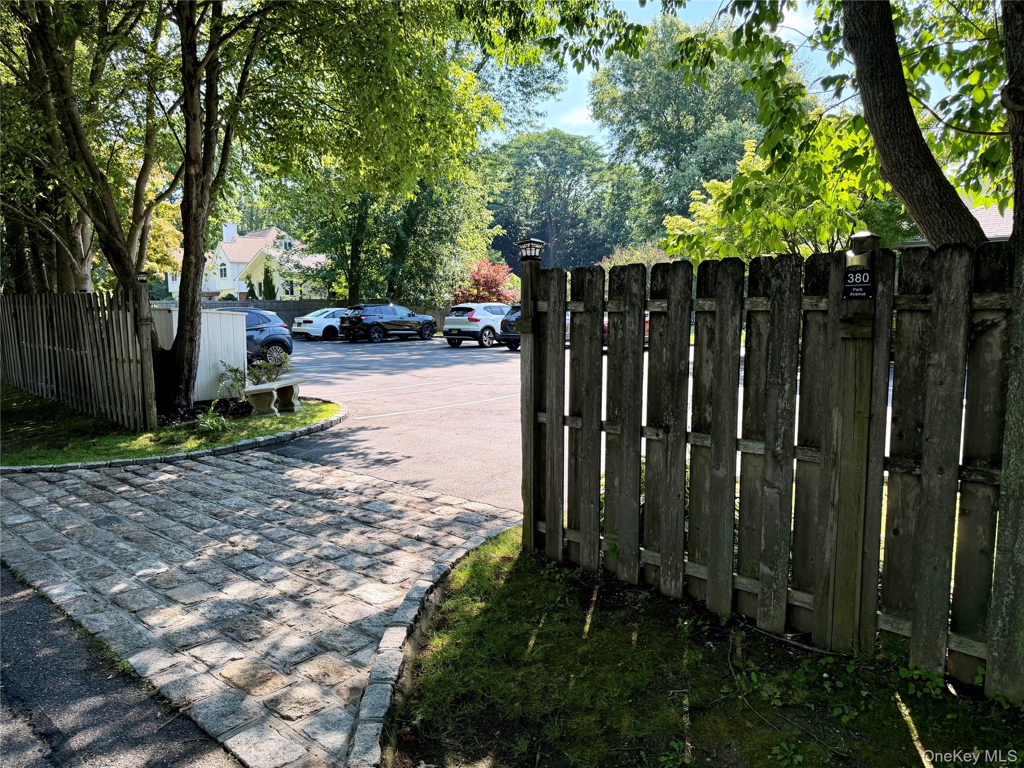 380 Park Avenue $1,000 Unit- 1 Room Property Photo 14