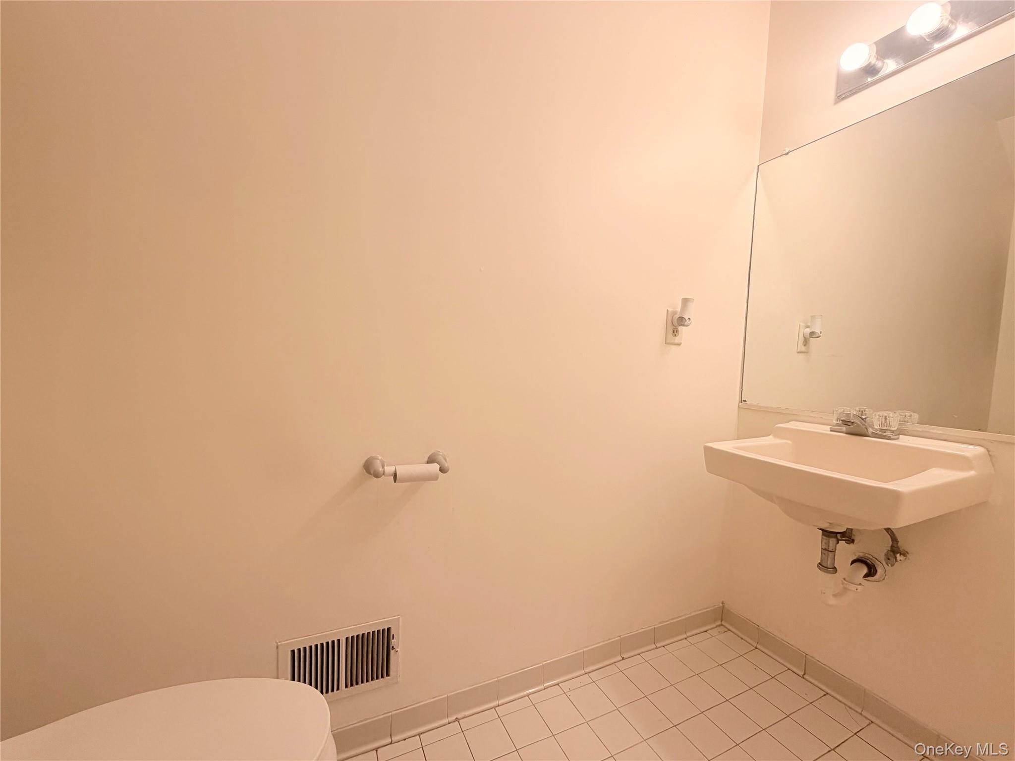 5 Kendal Lane Property Photo 9