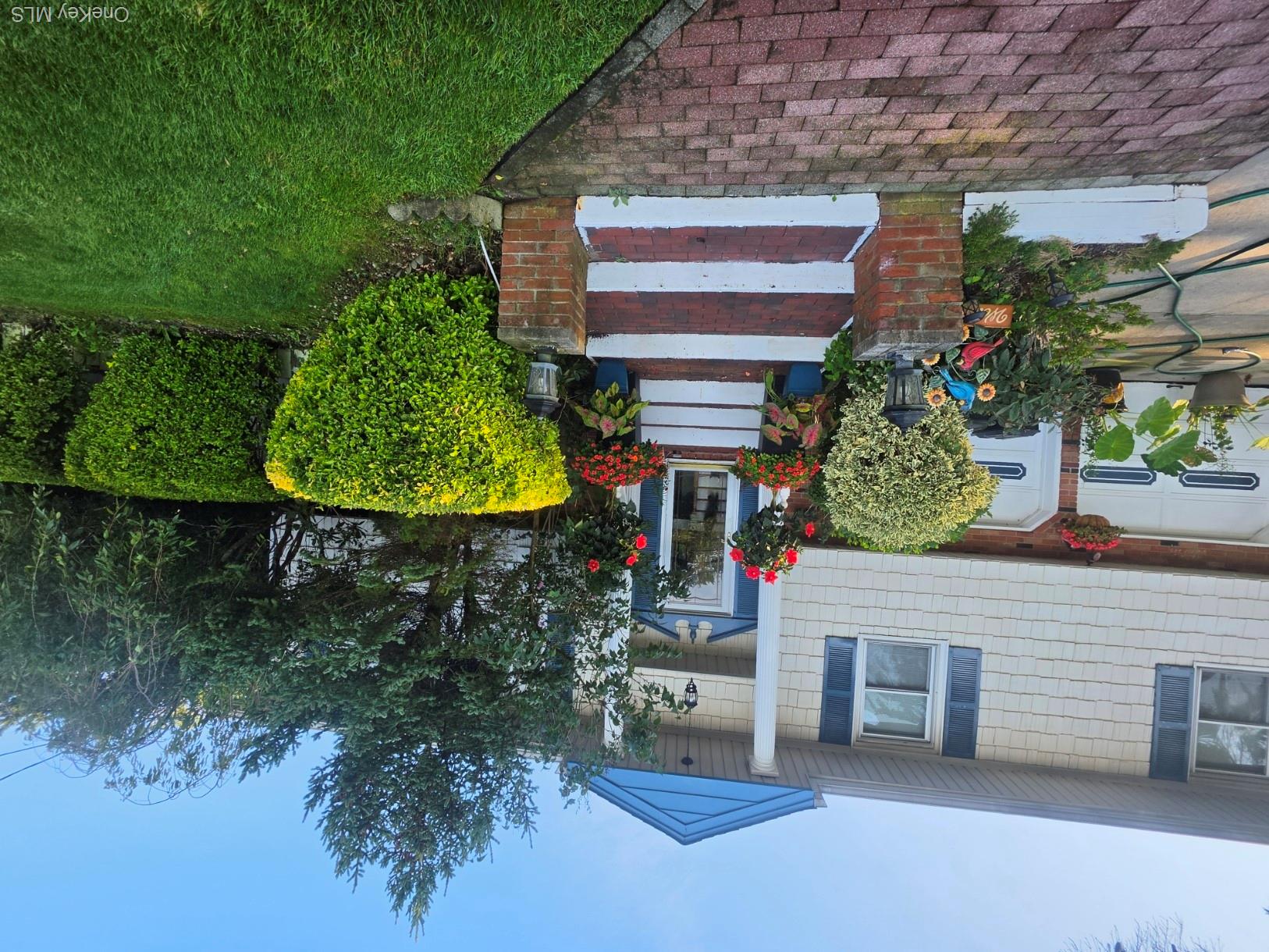 35 S Kennedy Drive Property Photo 1