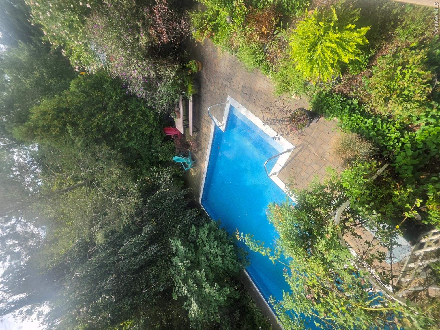 35 S Kennedy Drive Property Photo 4
