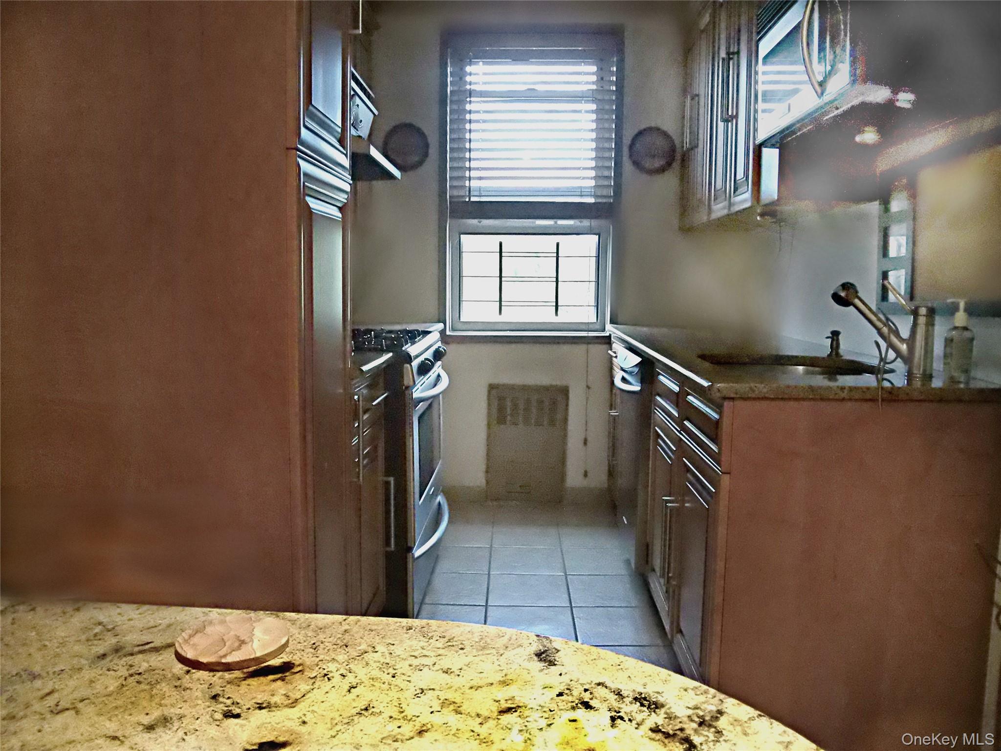 480 Riverdale Avenue Property Photo 4