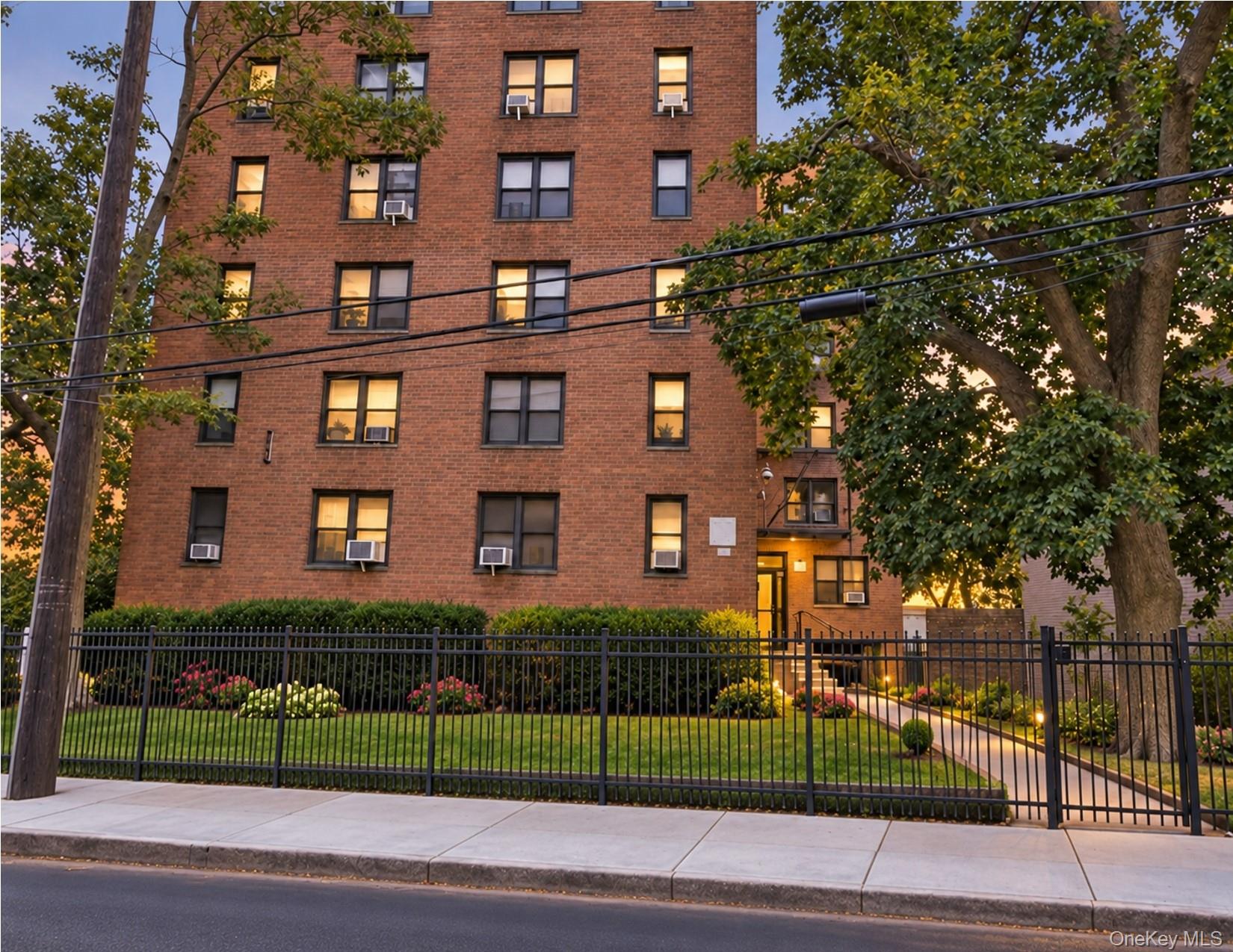 2287 Mott Avenue 6d Property Photo 1