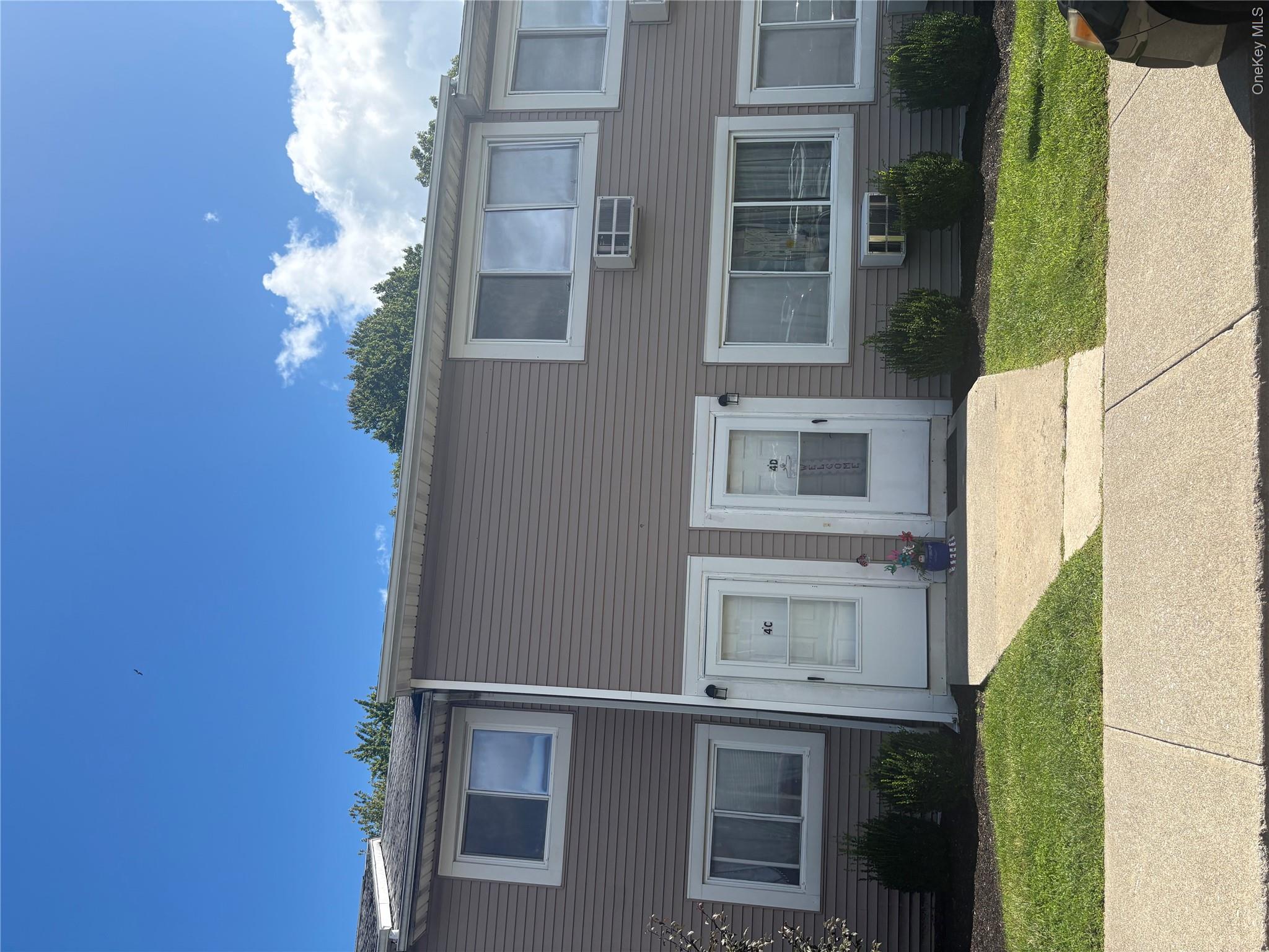 4 Fishkill Glen Drive C Property Photo 2