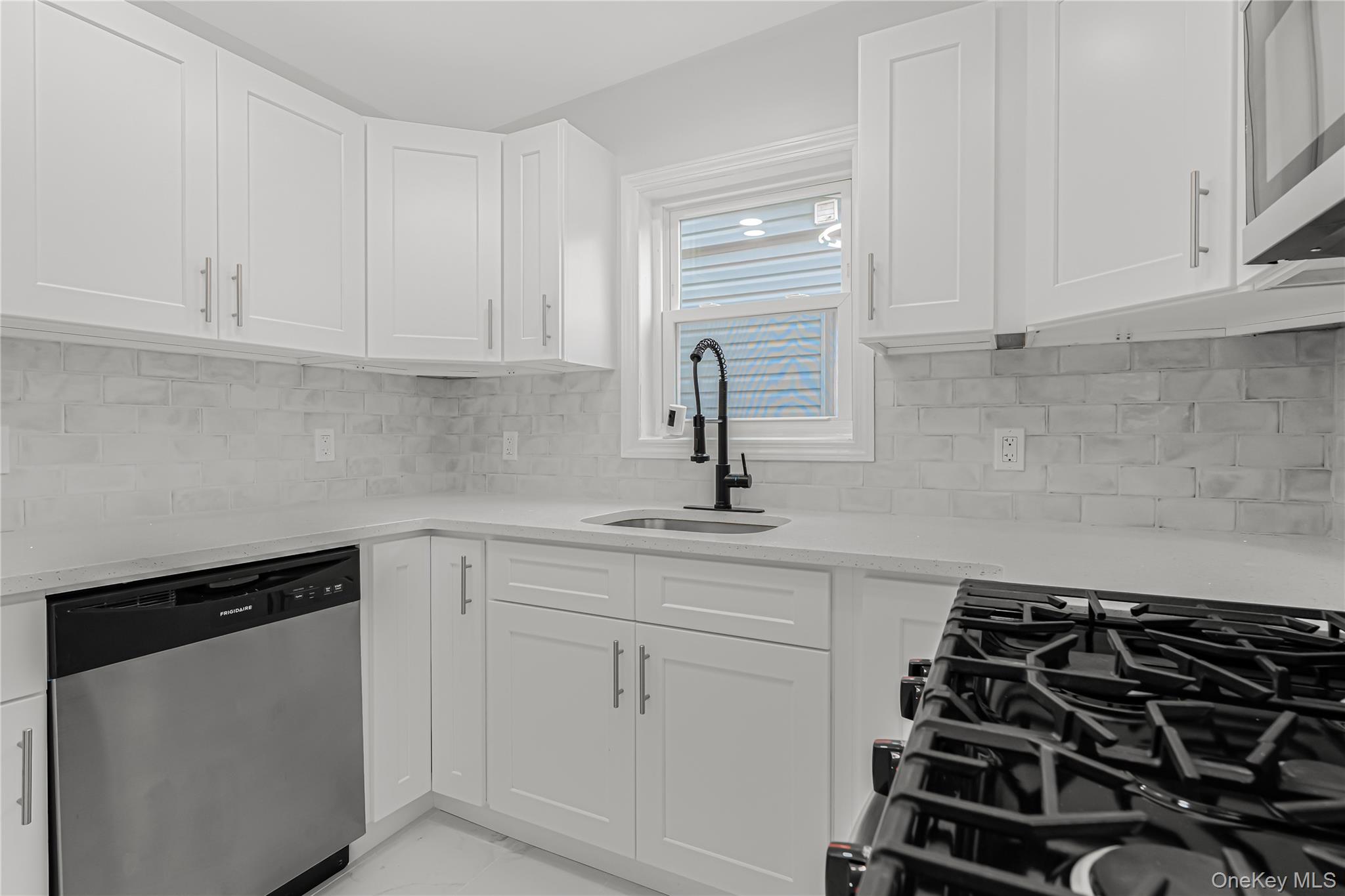 17343 103rd Road Property Photo 6