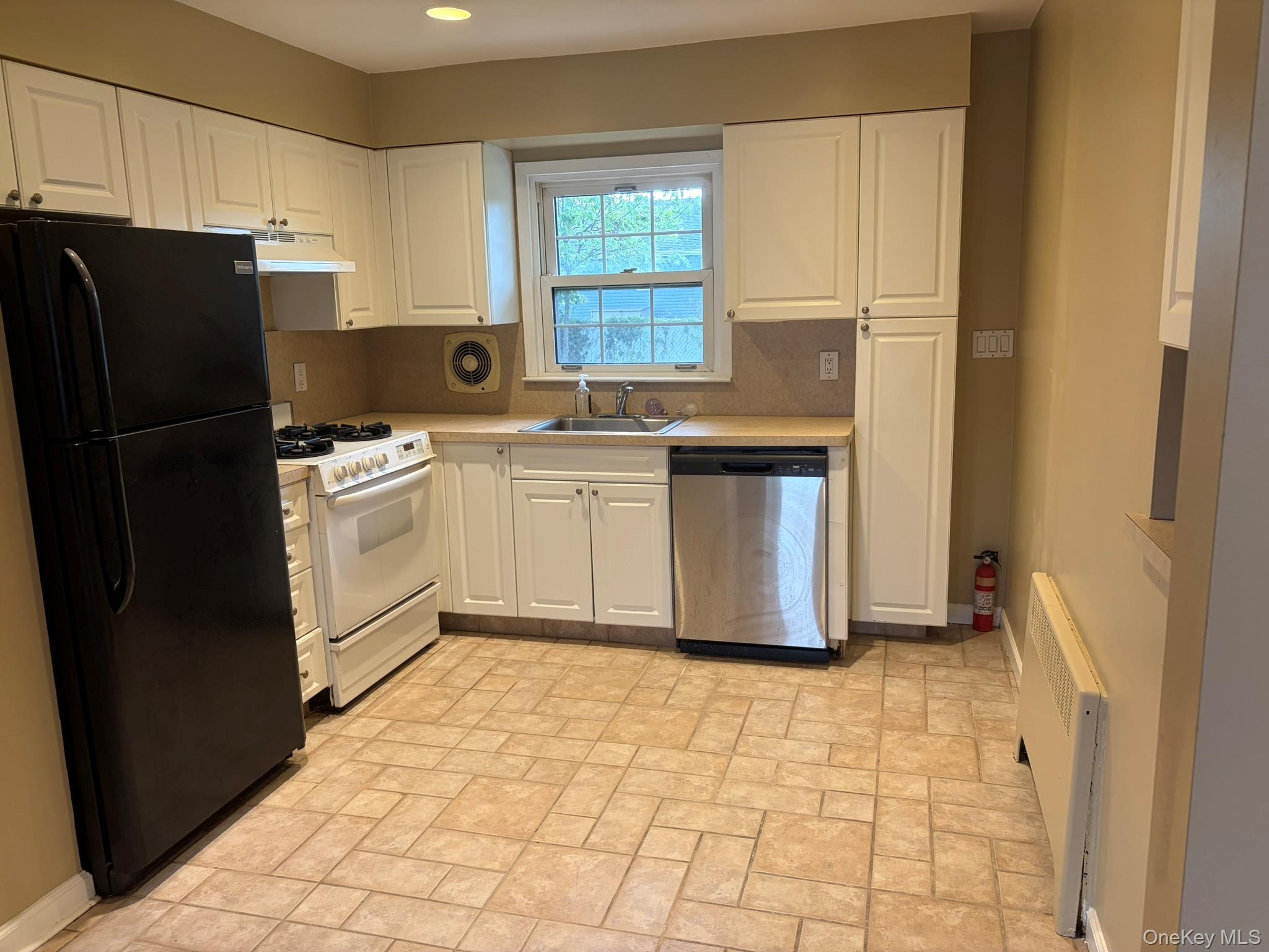 243 Lee Avenue Property Photo 3