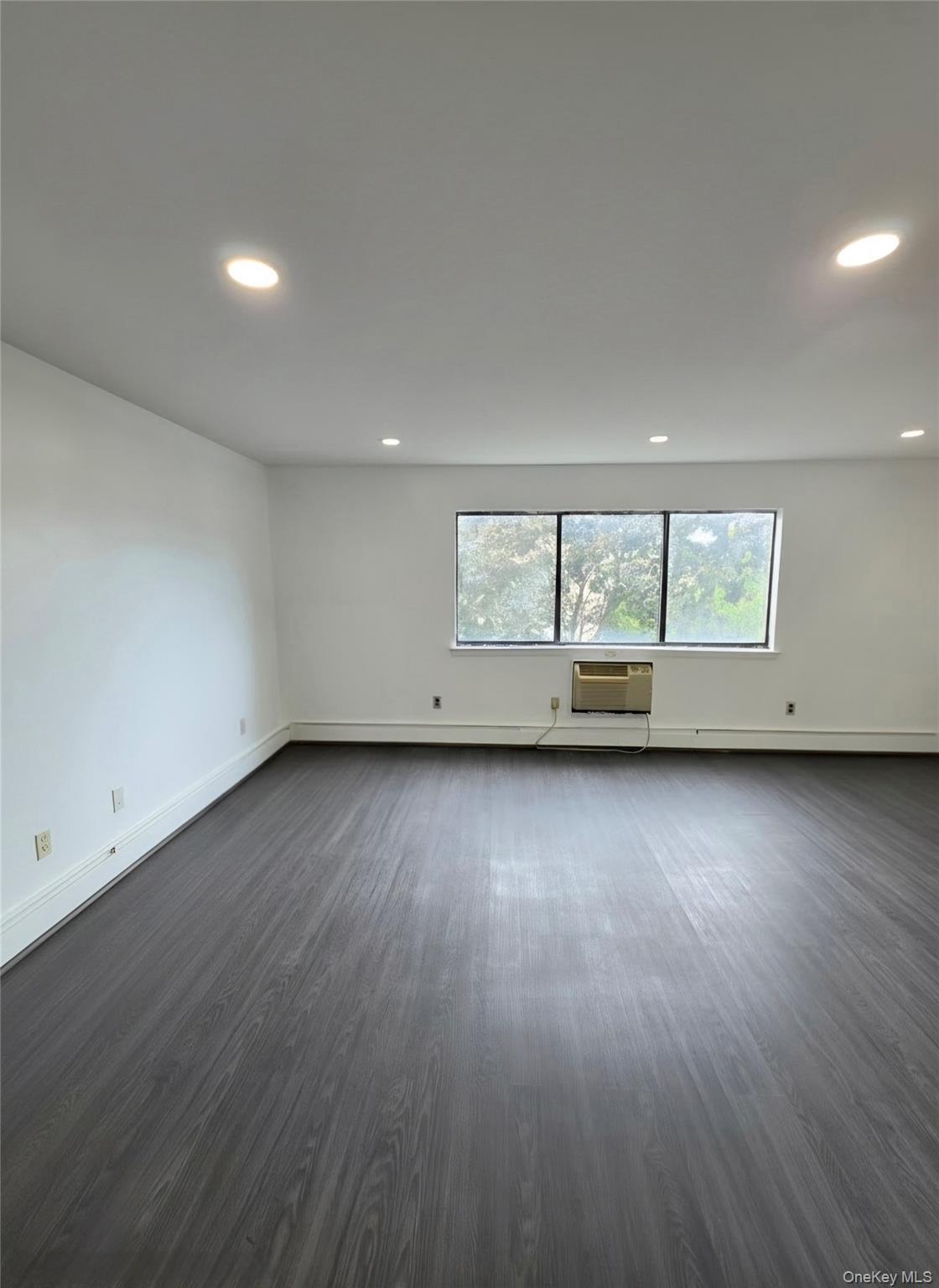 153-14 83rd Street 5d-u Property Photo 4
