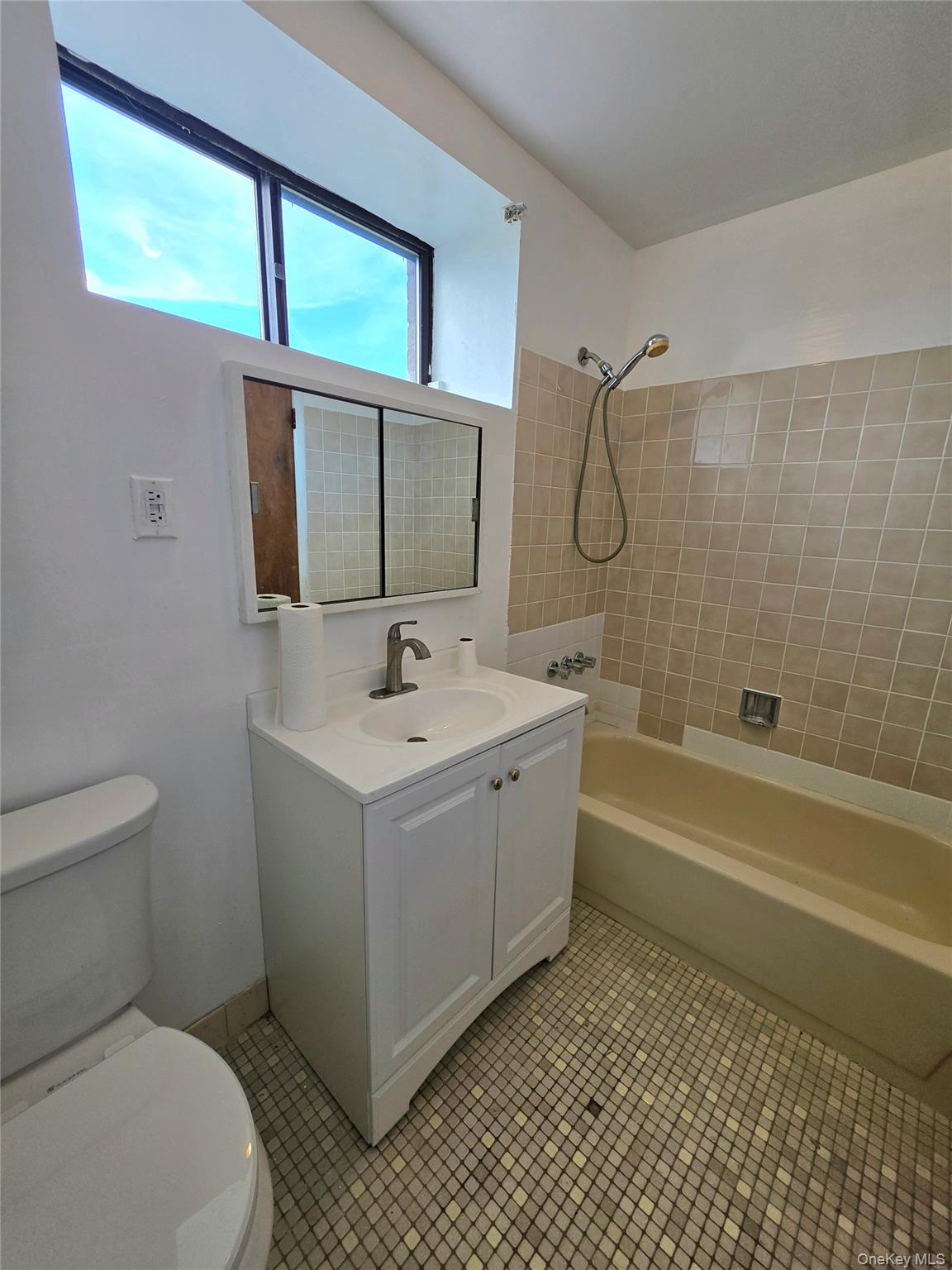 153-14 83rd Street 5d-u Property Photo 14