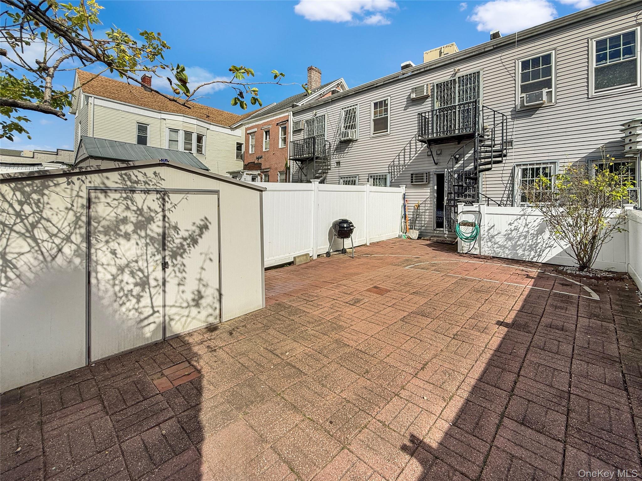 1895 Vyse Avenue A Property Photo 24