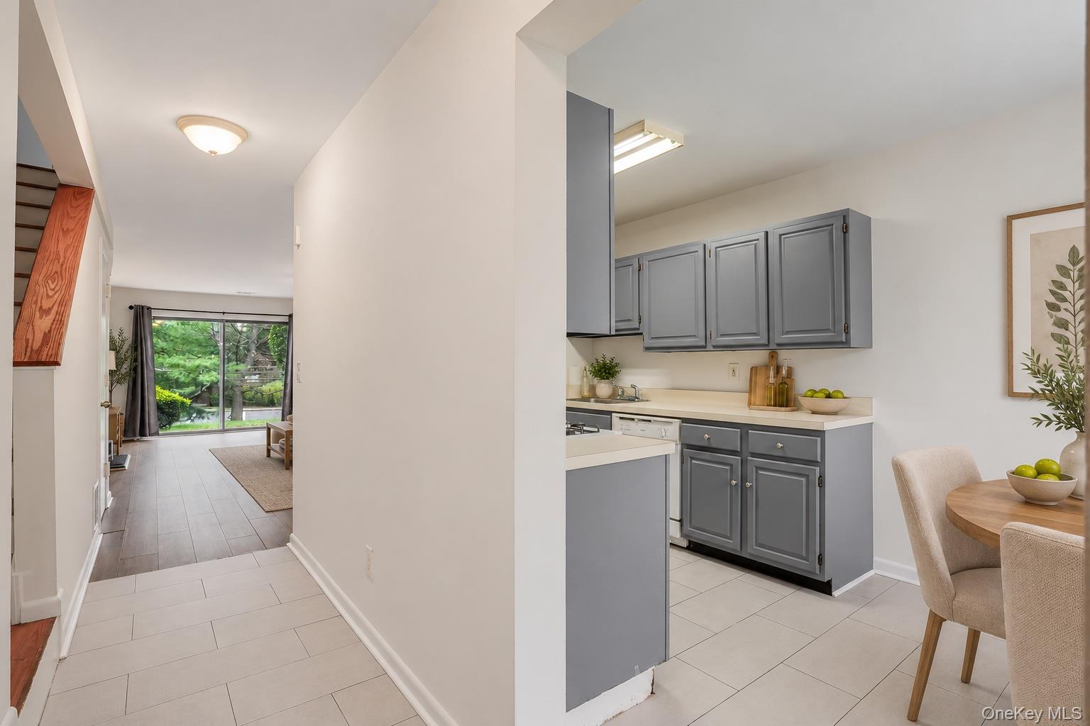 12 Country Place Property Photo 8
