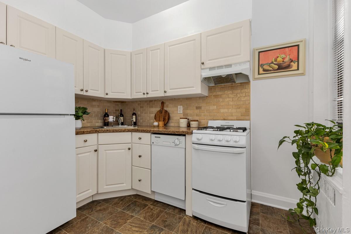 83-80 118th Street 2m Property Photo 2