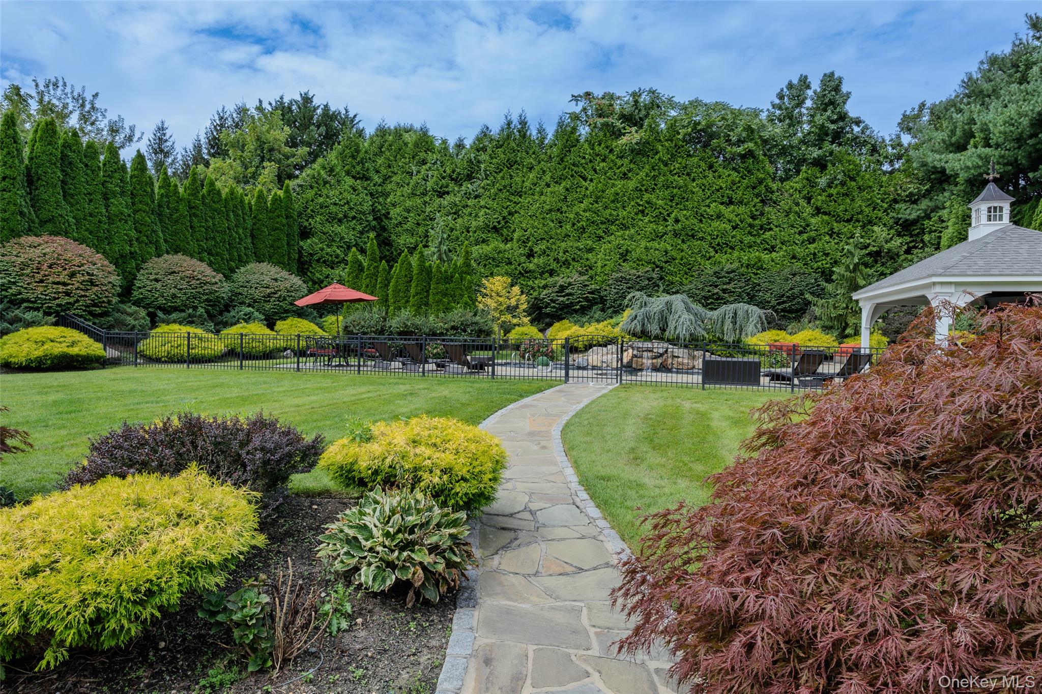 10 Meadow Glen Road Property Photo 43
