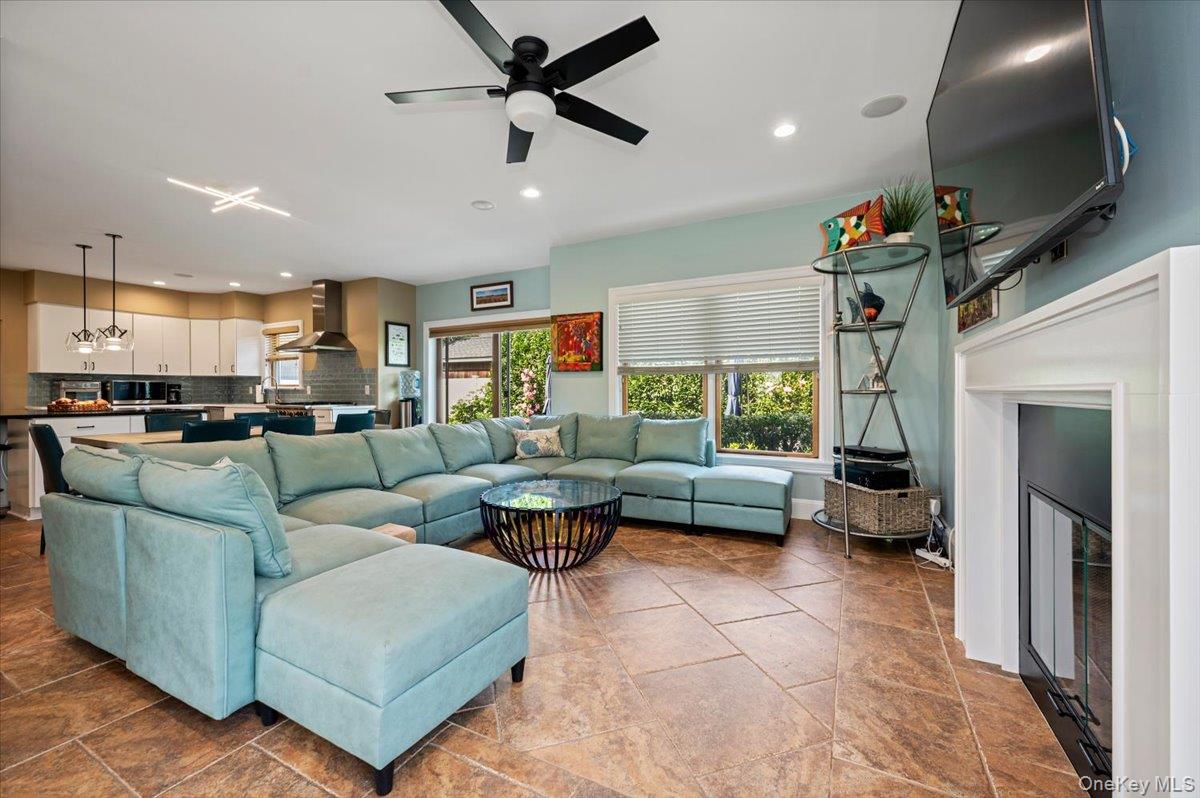 2064 Pacific Boulevard Property Photo 10