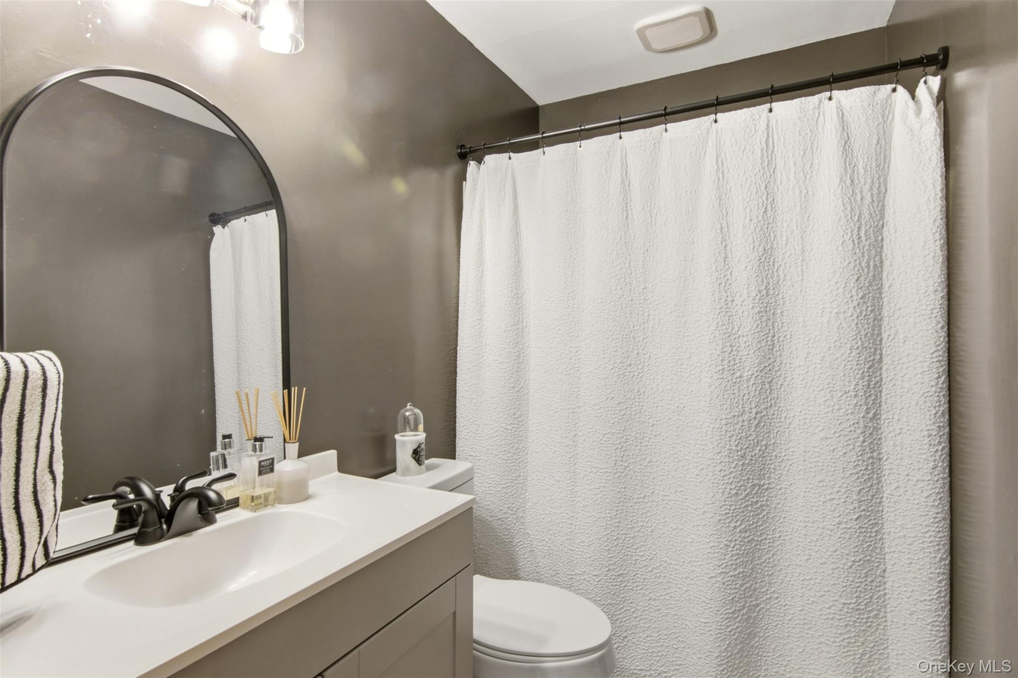 8 Glen Way Property Photo 18