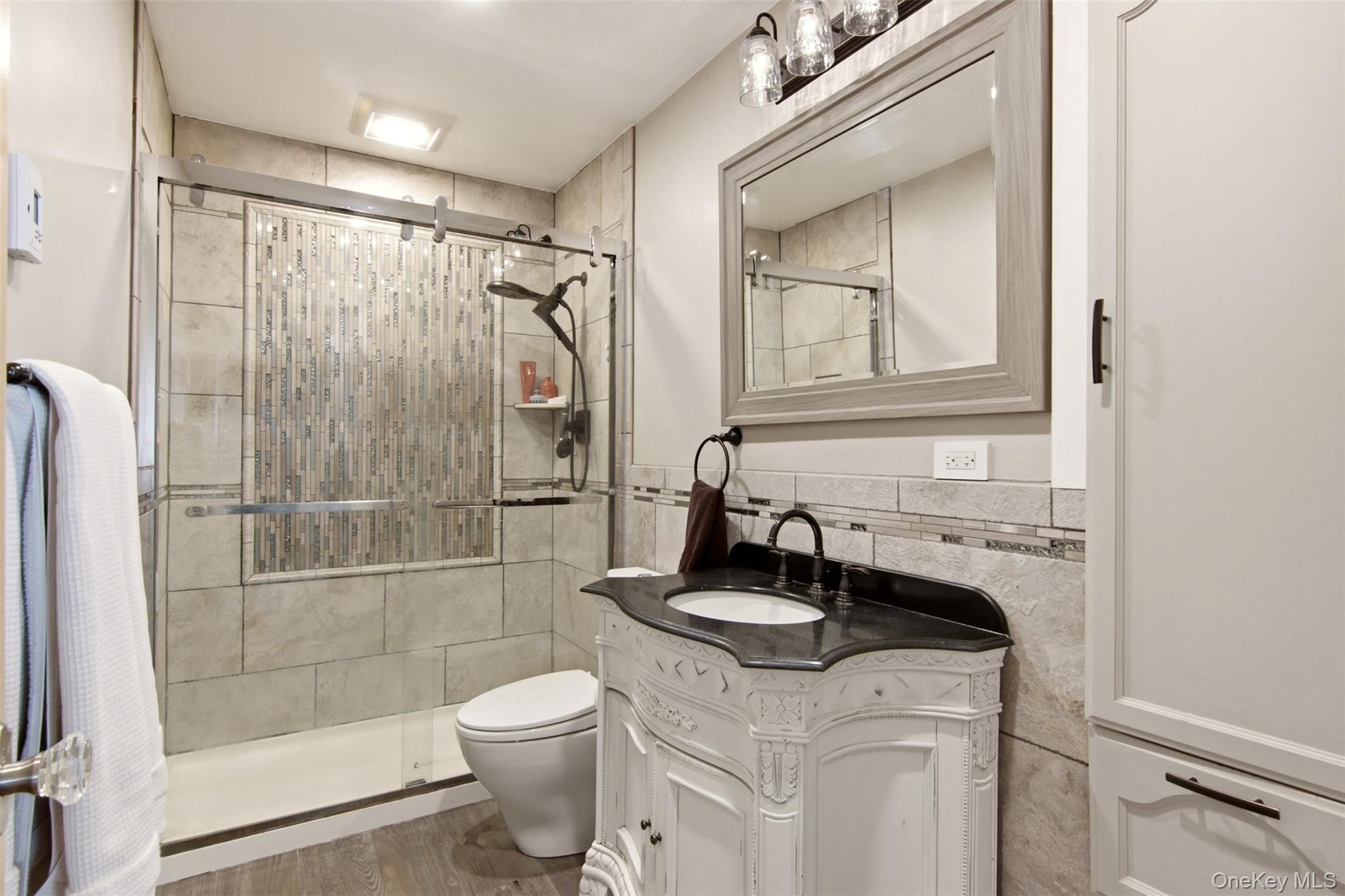 8 Glen Way Property Photo 22