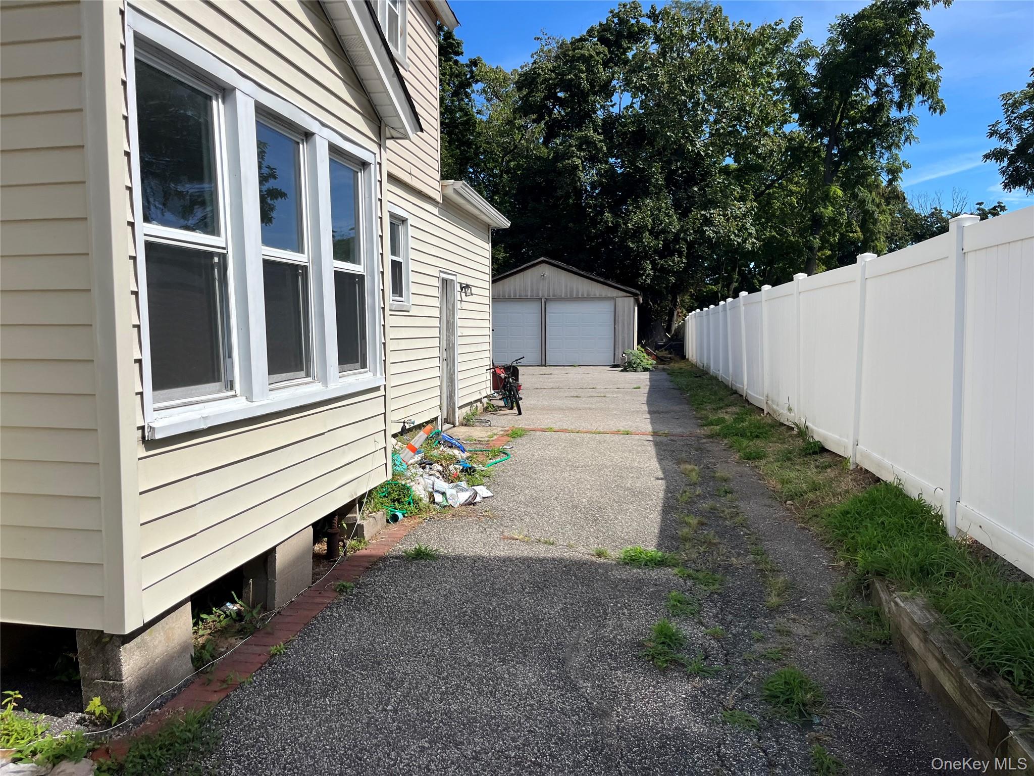 56 Lowndes Avenue Property Photo 4