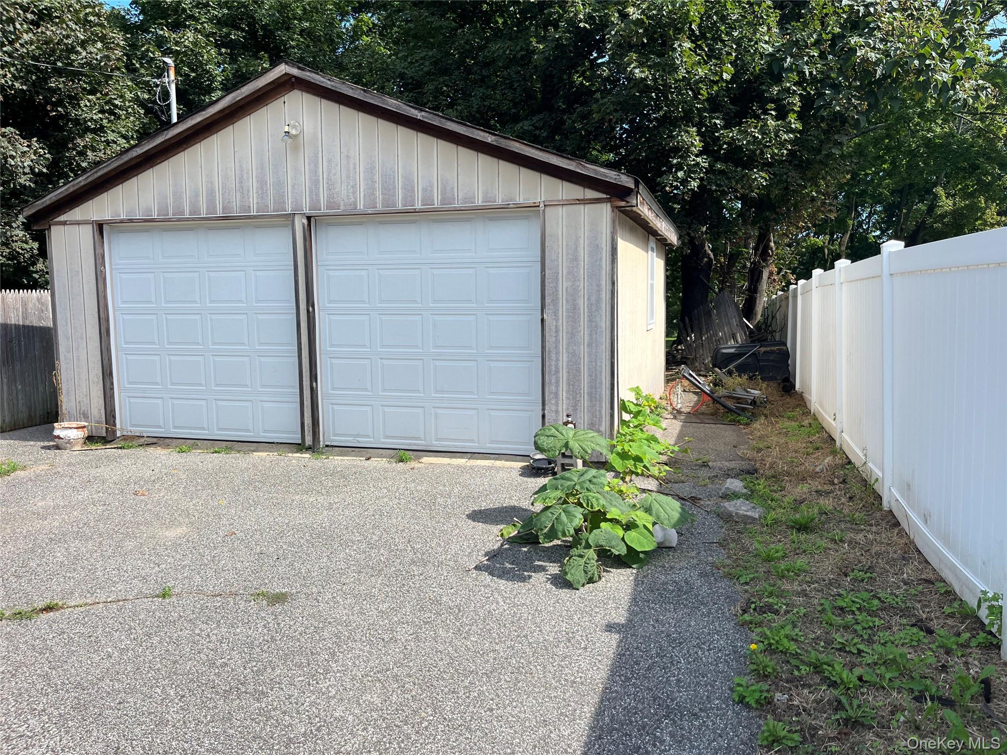 56 Lowndes Avenue Property Photo 7