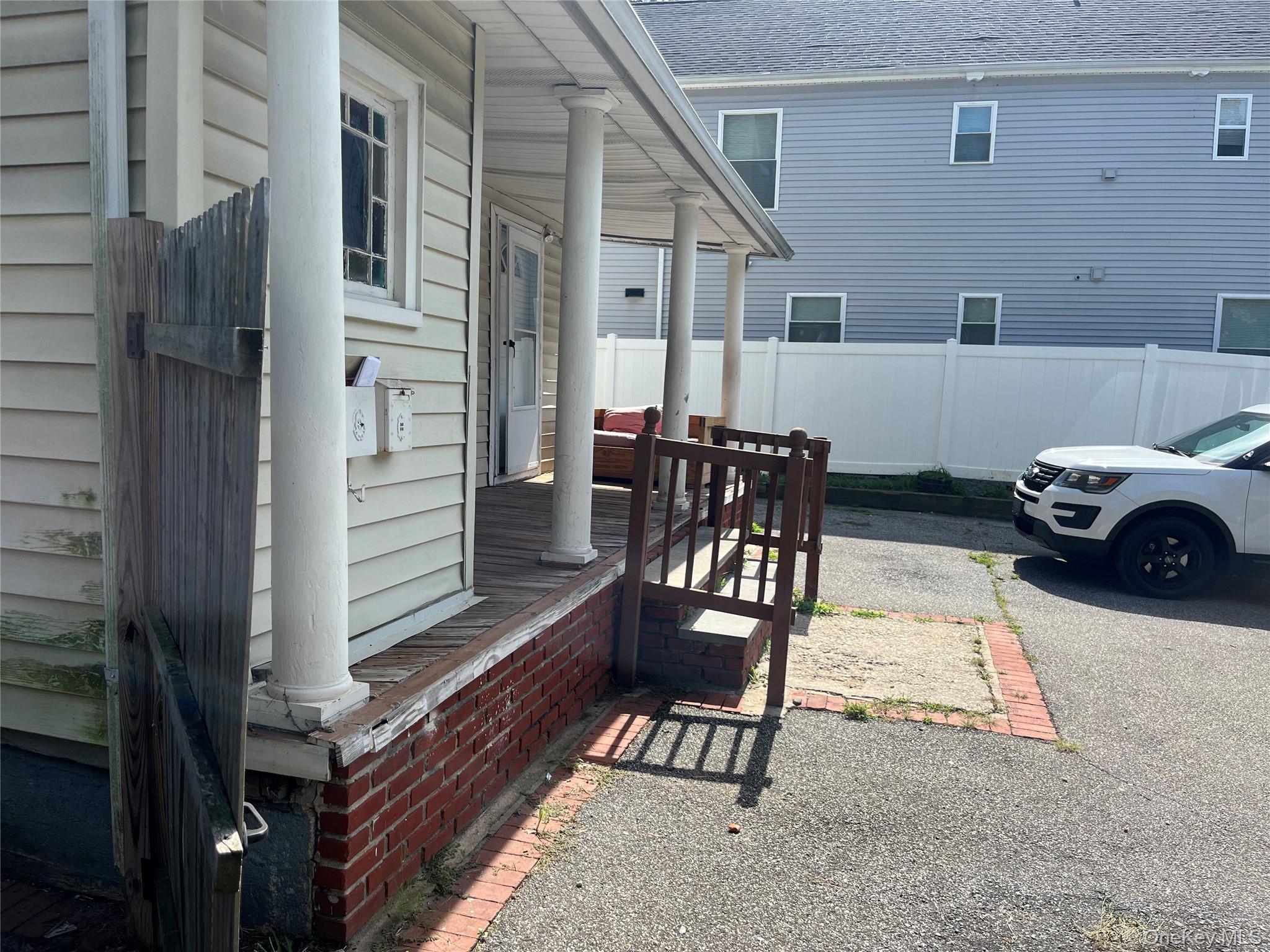 56 Lowndes Avenue Property Photo 14