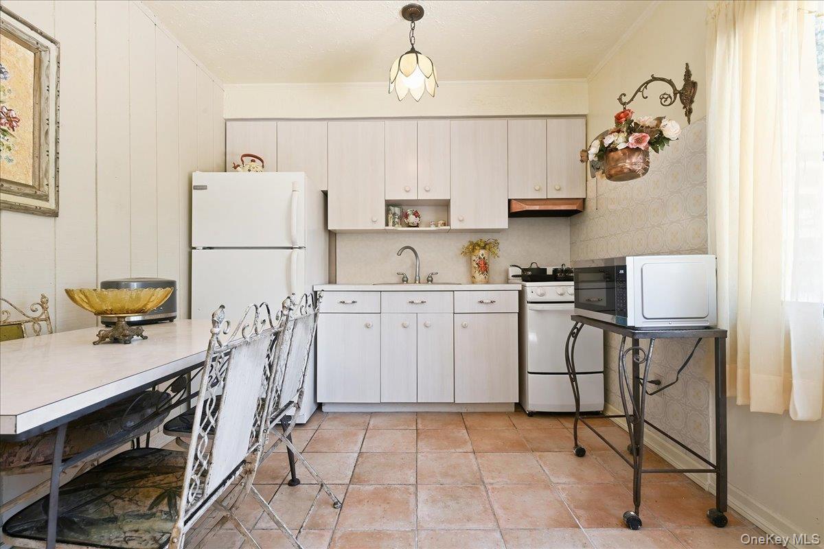 65 Riverside Avenue Property Photo 9