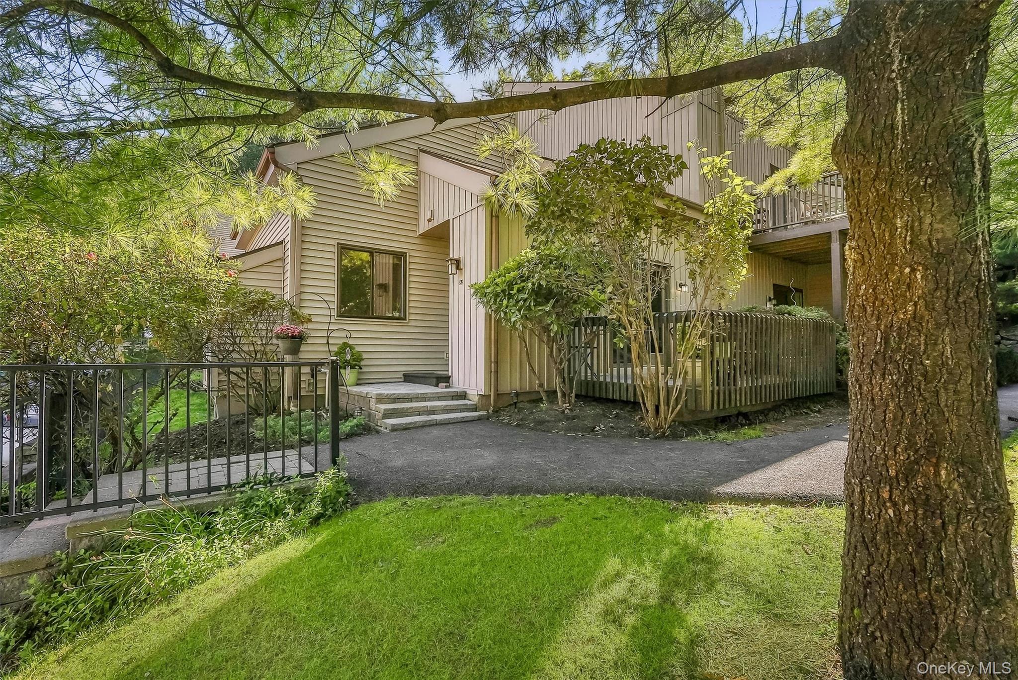 10 Nicole Circle 9 Property Photo 2