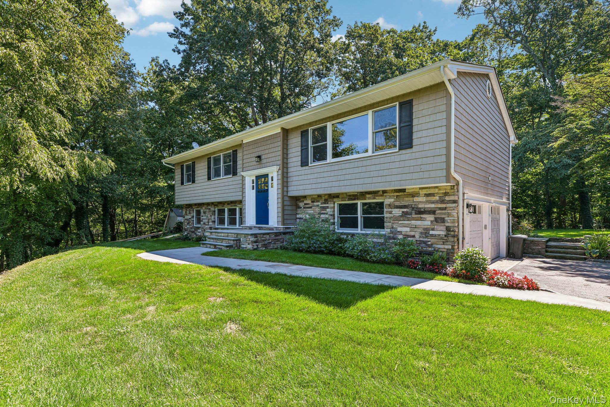 56 Sandy Hollow Road Property Photo 2