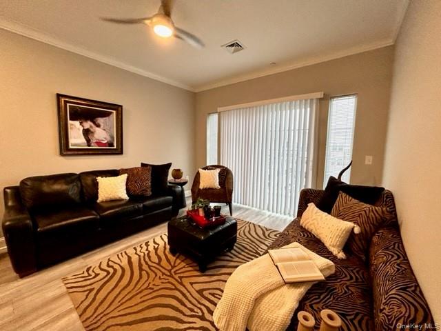 75 E Hoffman Avenue 3005 Property Photo 12
