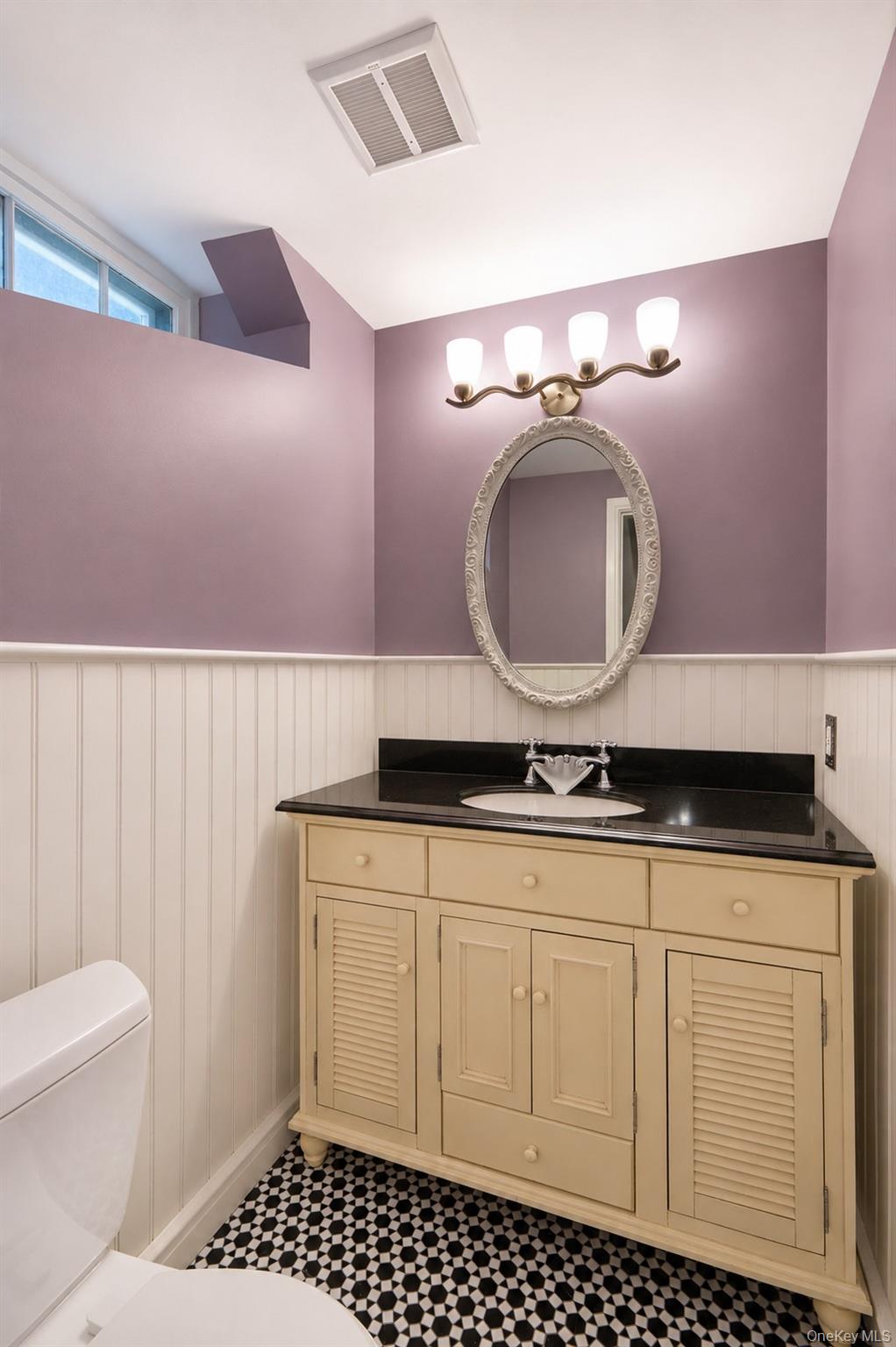 1641 Northern Boulevard Property Photo 11