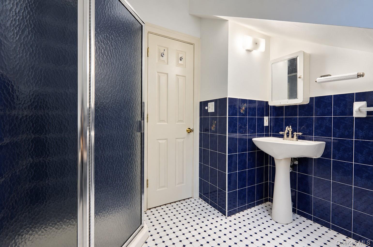 1641 Northern Boulevard Property Photo 12