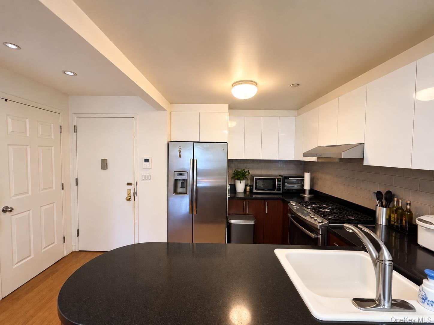 136-46 41st Avenue 2f Property Photo 2