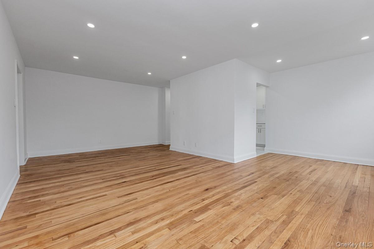 65-35 Yellowstone . Boulevard 6f Property Photo 3