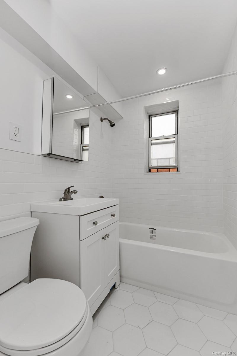 65-35 Yellowstone . Boulevard 6f Property Photo 5