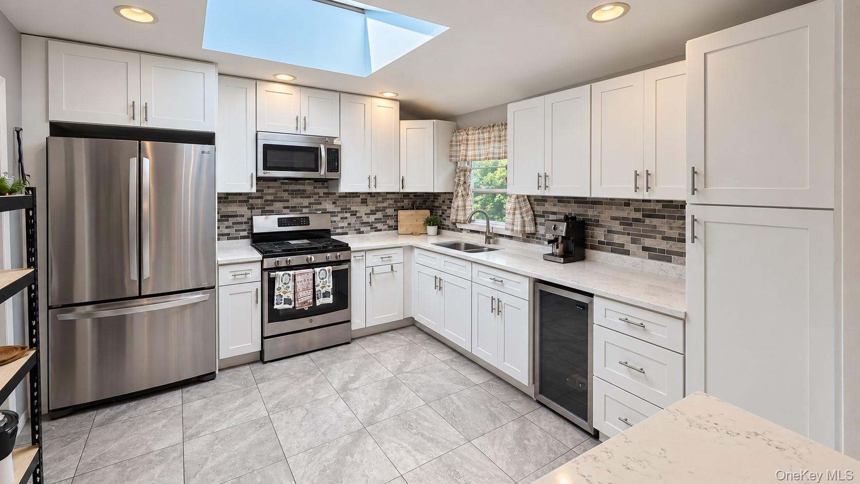 28 Pike Place Property Photo 8