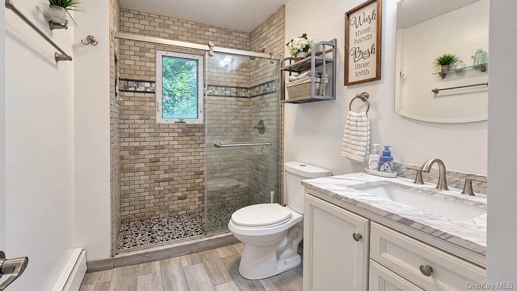 28 Pike Place Property Photo 10