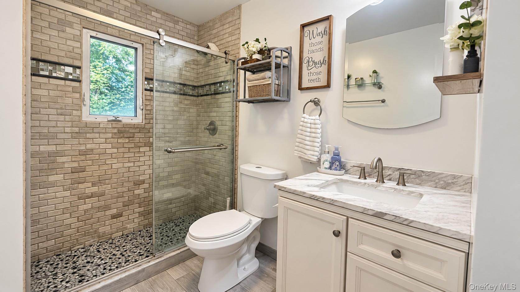 28 Pike Place Property Photo 11
