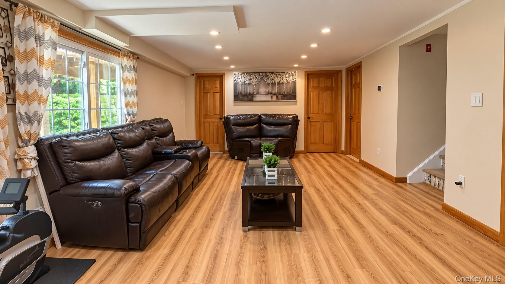 28 Pike Place Property Photo 19