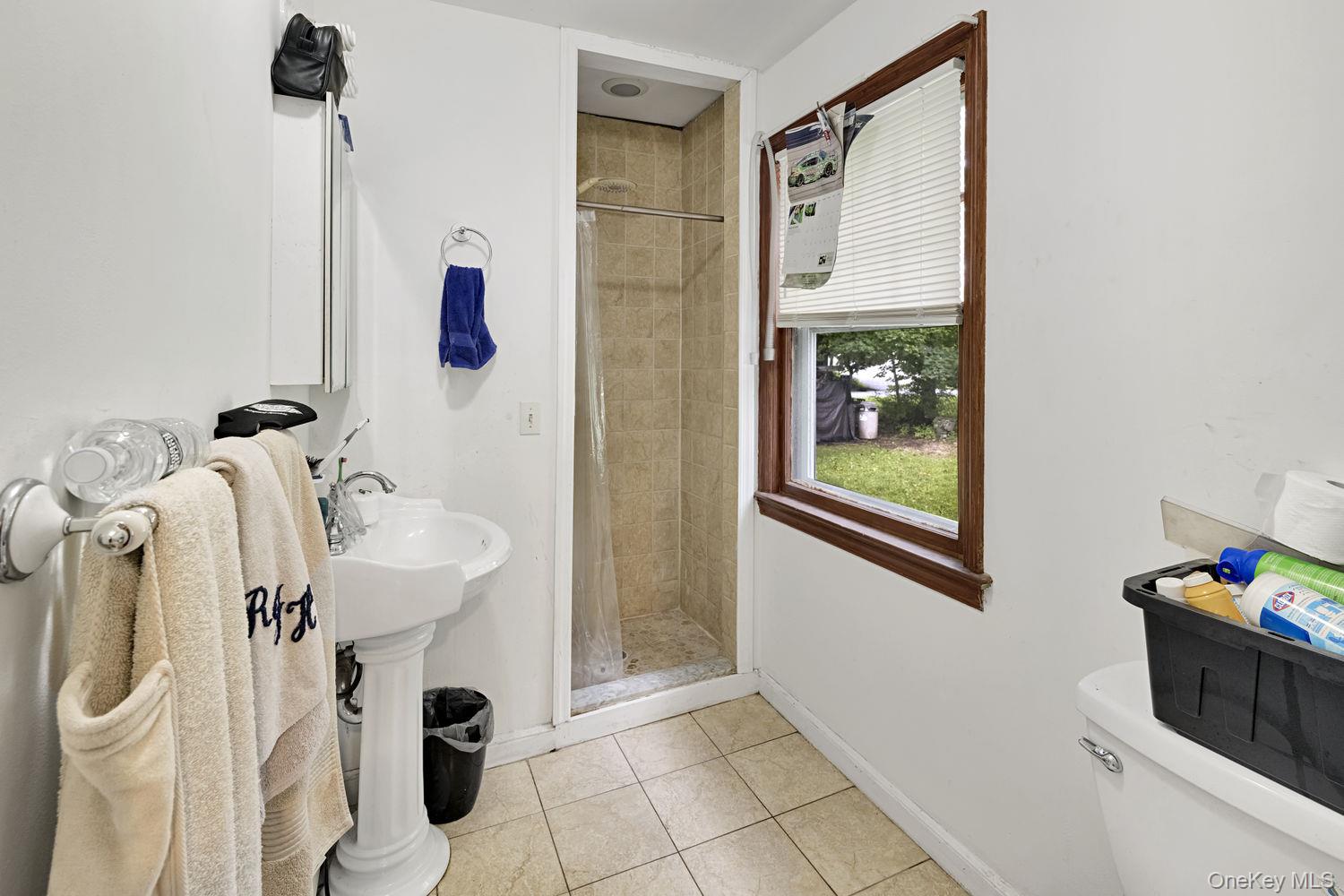 4 W Livingston Street Property Photo 10