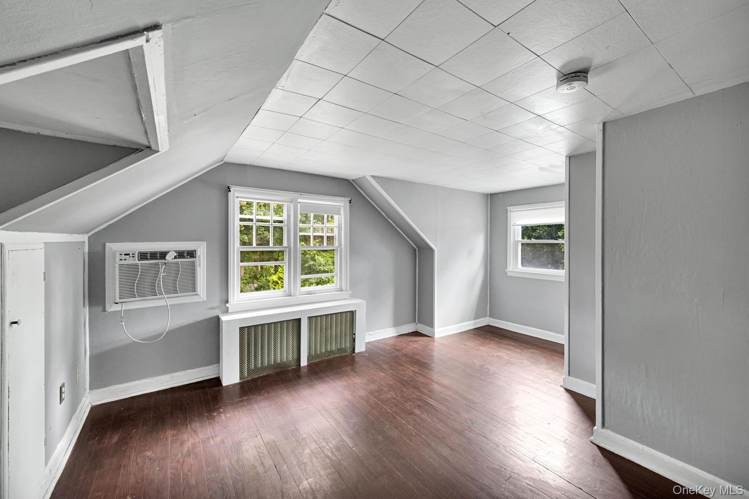 4 W Livingston Street Property Photo 14