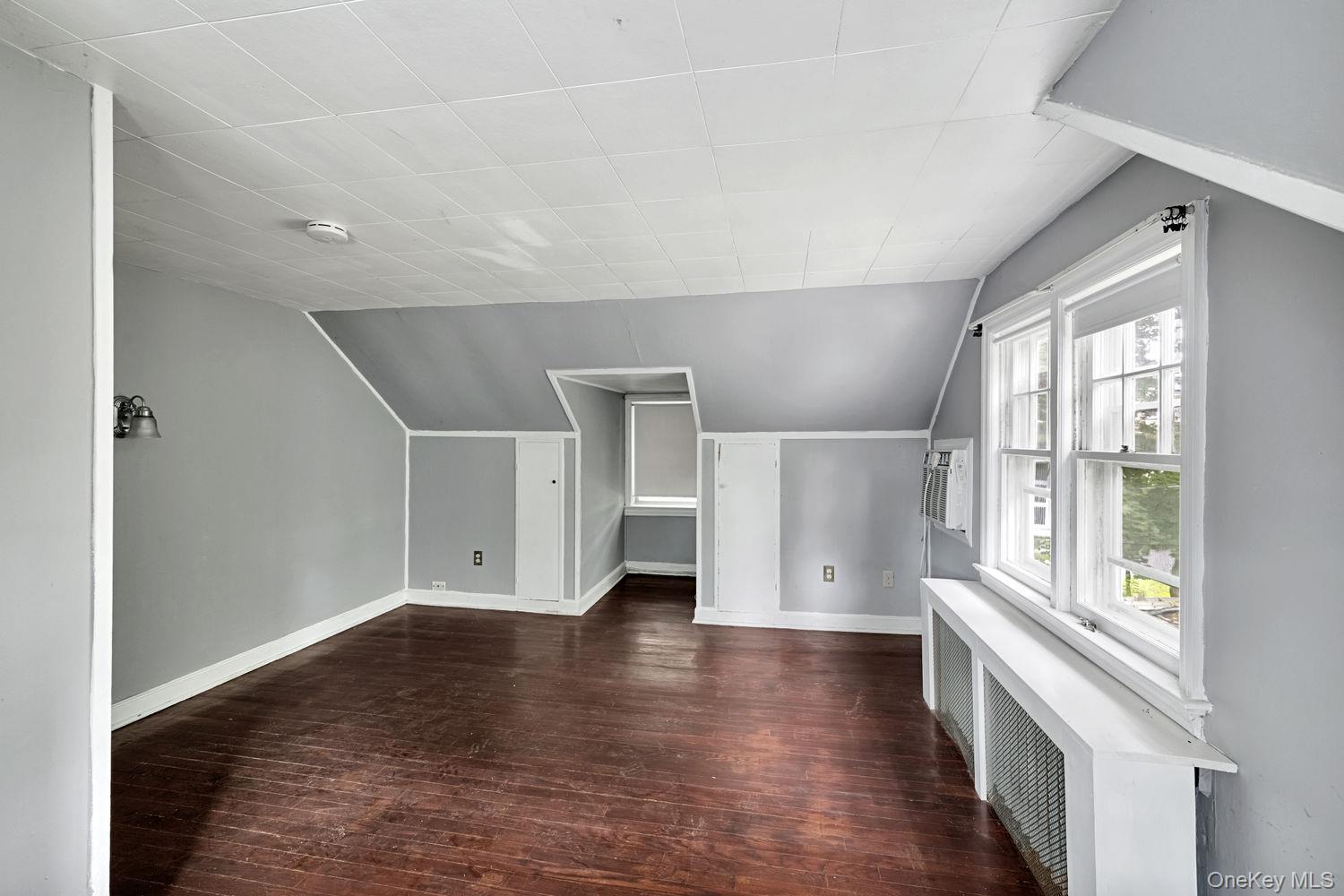 4 W Livingston Street Property Photo 15