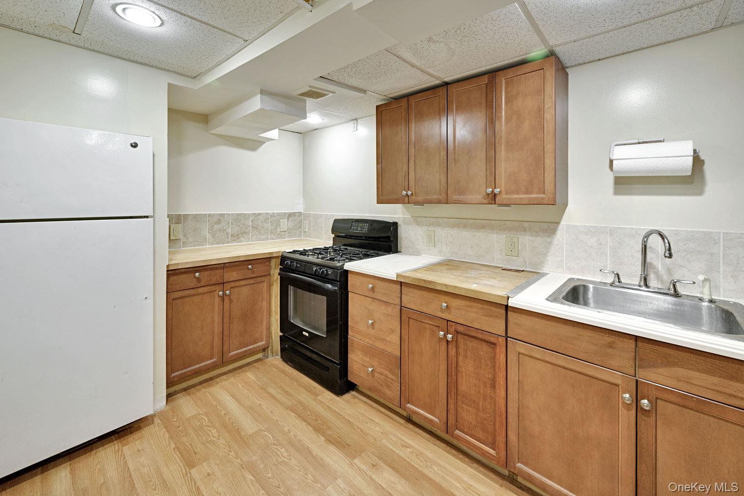 4 W Livingston Street Property Photo 18