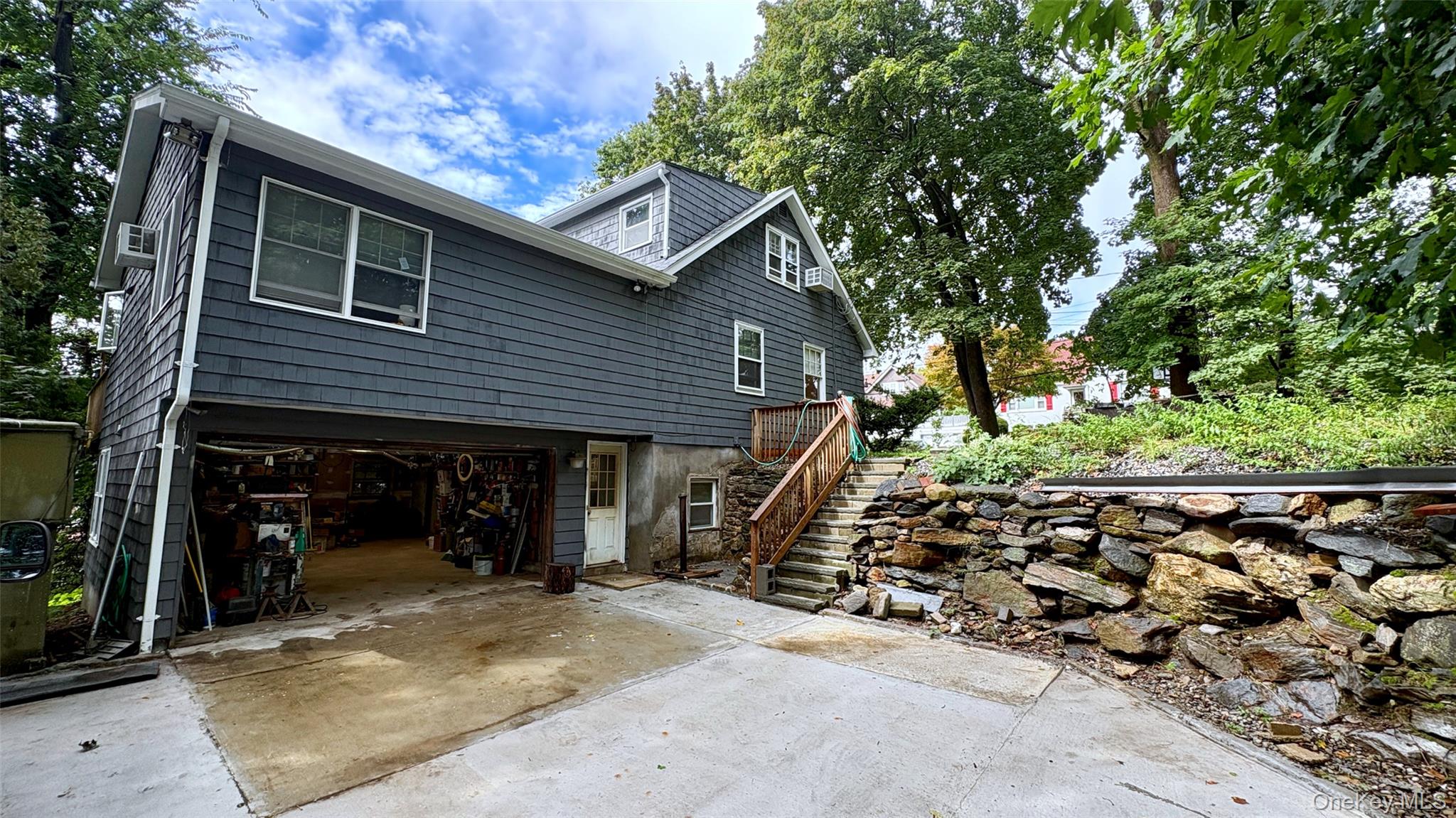 4 W Livingston Street Property Photo 24
