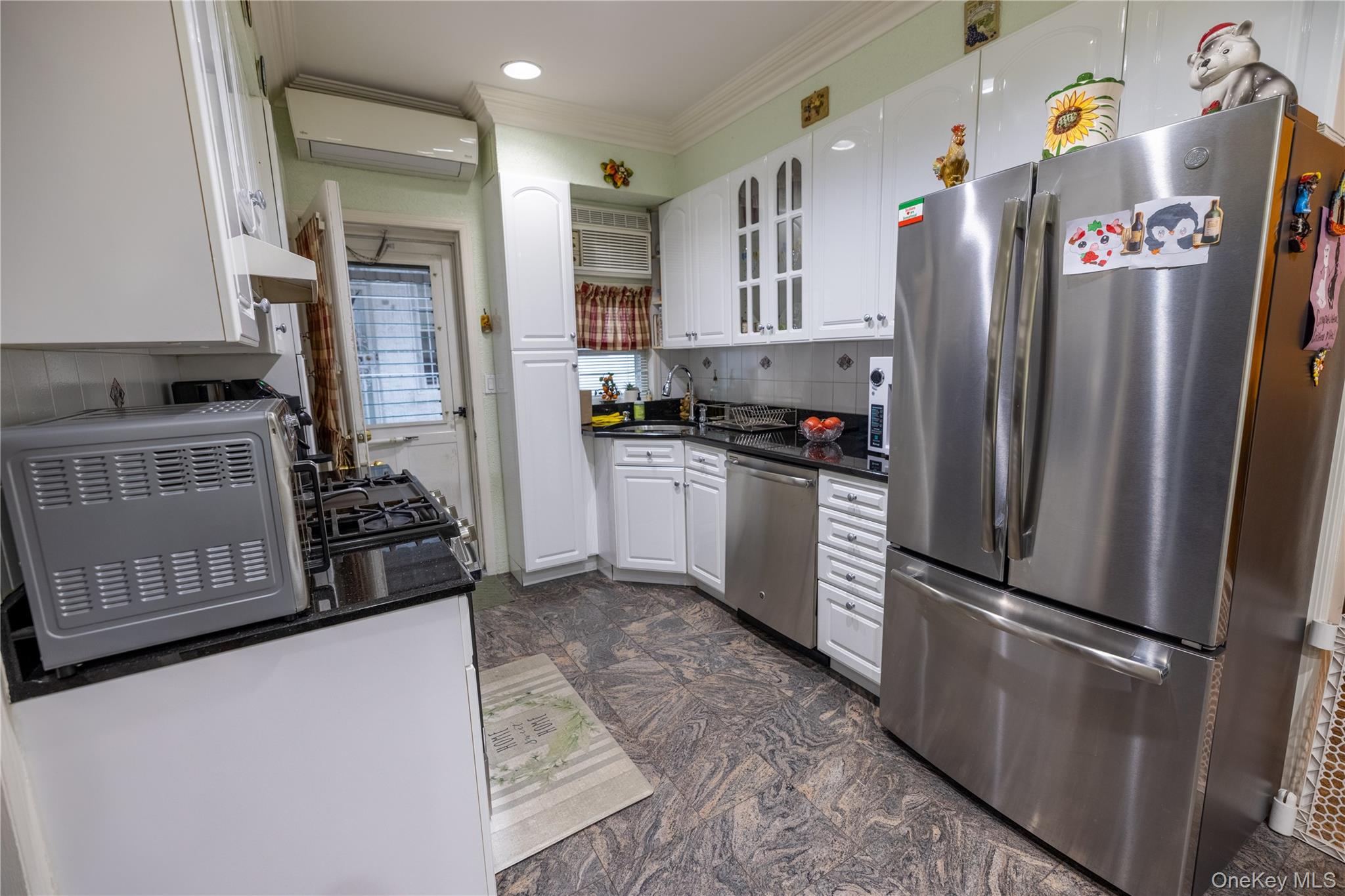 3931 201st Street Property Photo 7