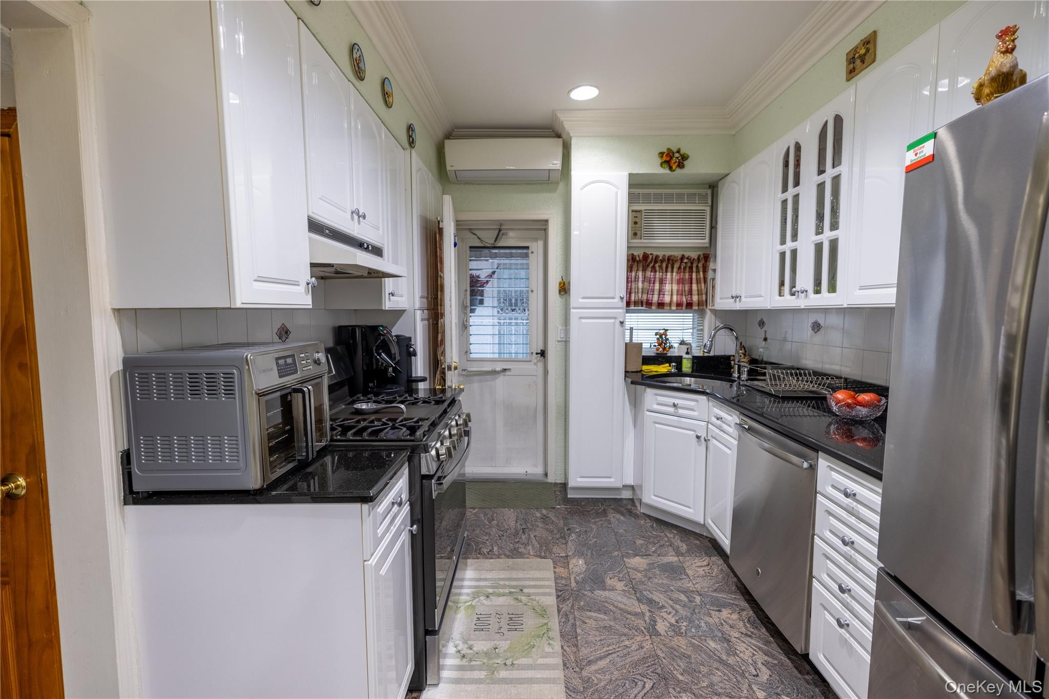 3931 201st Street Property Photo 8